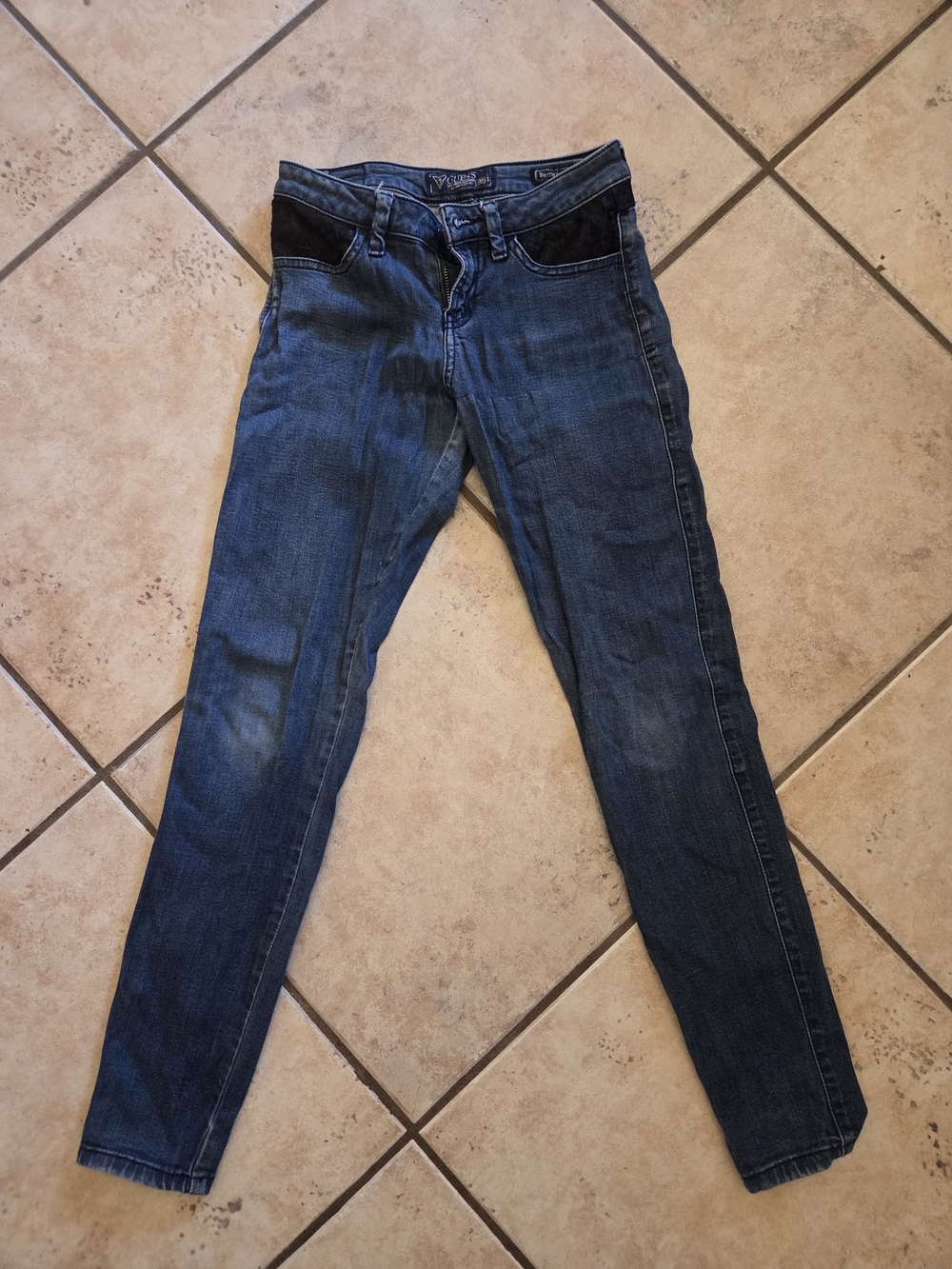 Guess Women's Skinny Jeans in Dark Blue Denim Size 25 Y2k